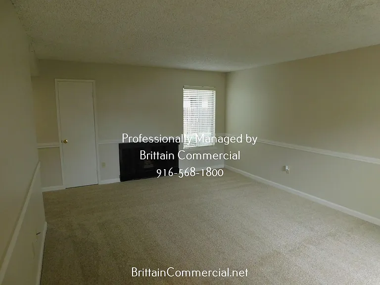 2818 O St #15 — Photo 5