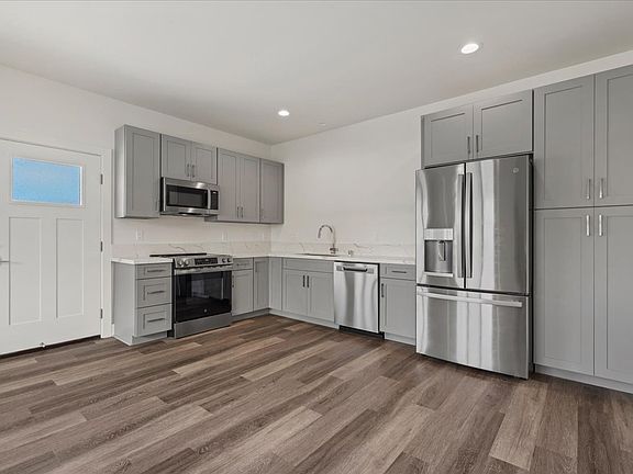 3rd image of 20 Hokupa St #101