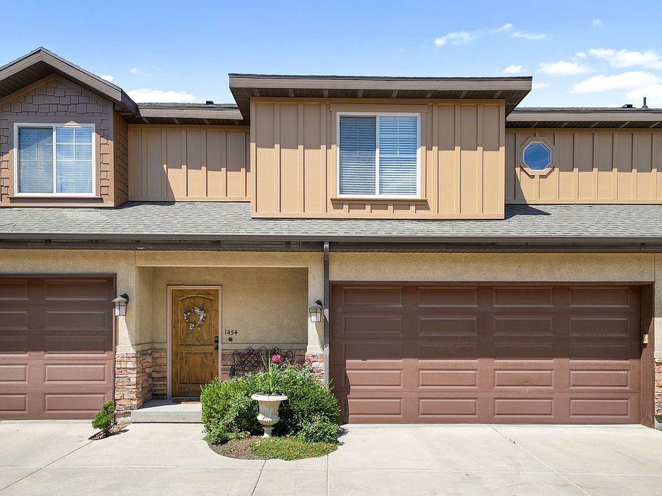 1st image of 1454 E Tuscan Oak Way
