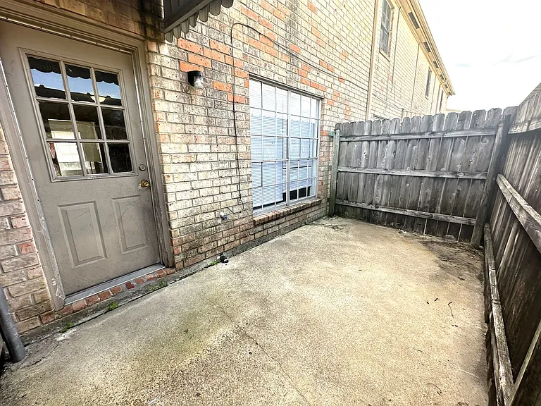 Laurel Square Townhomes — Photo 29