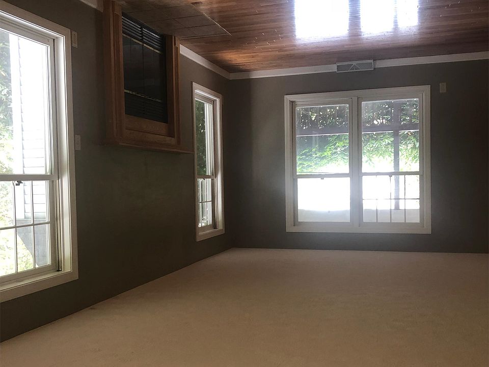 2nd image of 3 Grasmere Ln