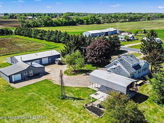 2nd image of 2426 E Colony Rd