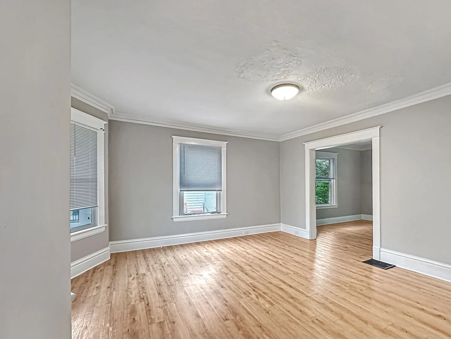 4 bed, 1.5 bath, 1342 sqft, $2,195 — Photo 4