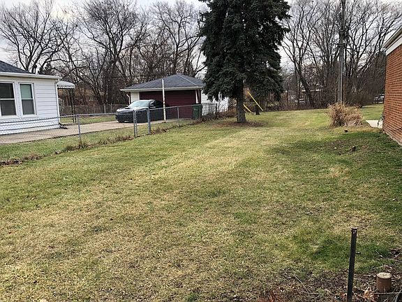 3rd image of 17435 Russell Ave