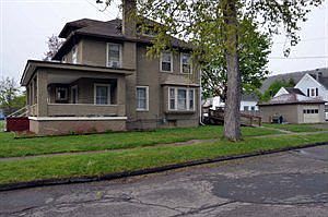 2nd image of 207 Oakwood Ave