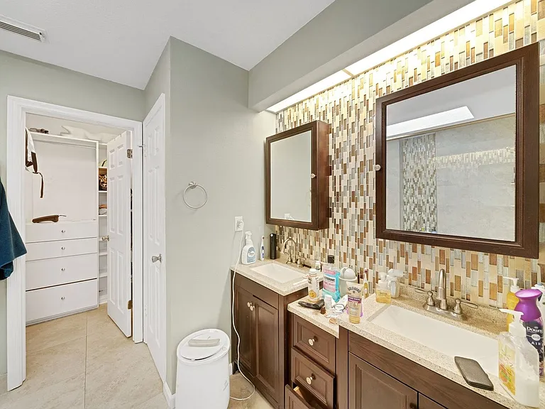 2758 Waymeyer Dr — Photo 12