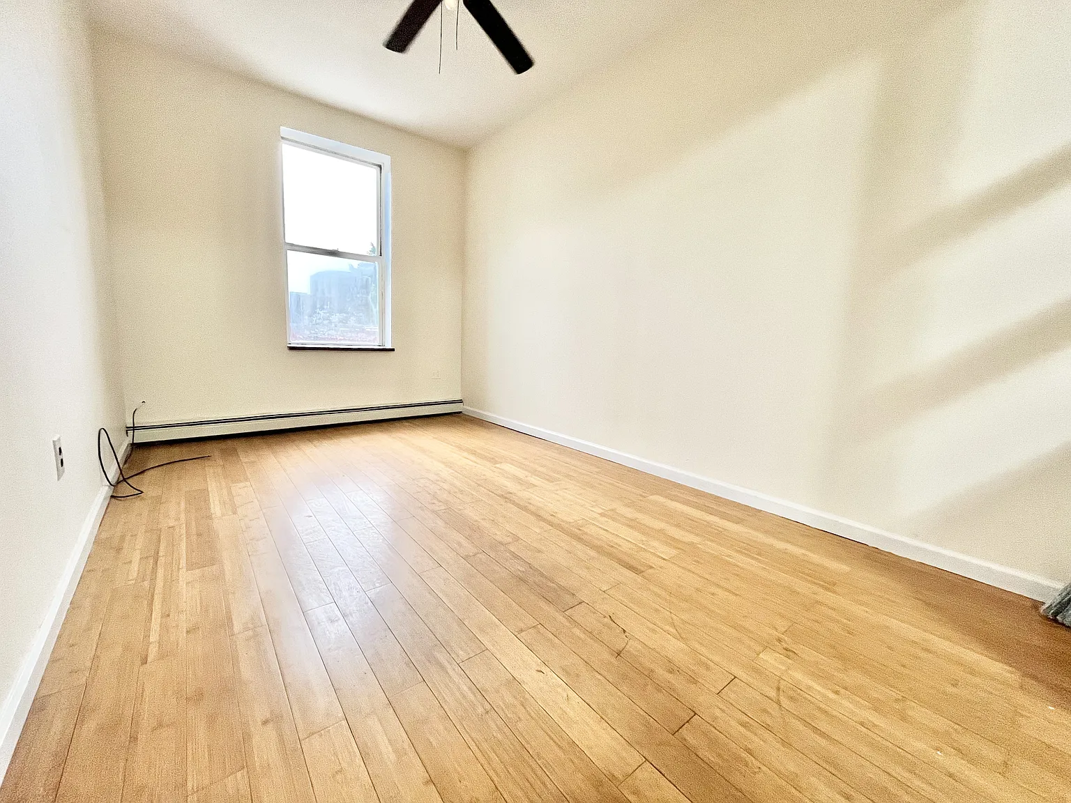 2403 Avenue U — Photo 3