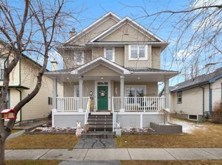 14 Inverness Clos SE, Calgary, AB T2Z 2X7