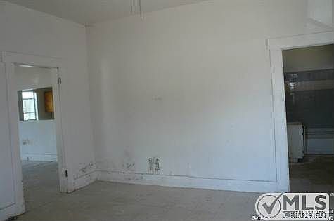 5th image of 619 W Theo Ave
