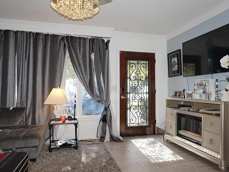 328 Carl Ave — Photo 10