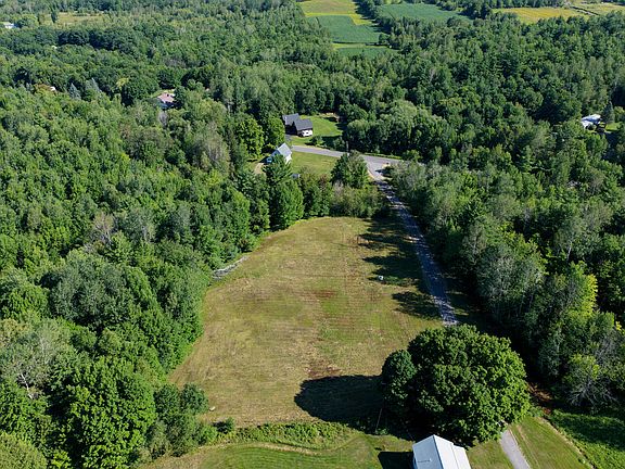 4th image of 977 Burnt Hill Rd