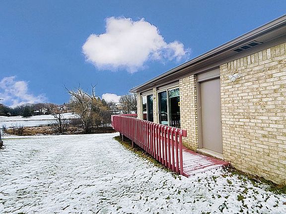 3rd image of 37180 Fox Glen Ct