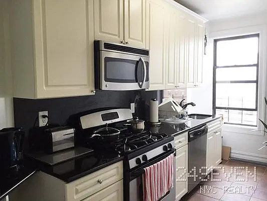Rented by 24 7 NYC Realty Inc. | media 32