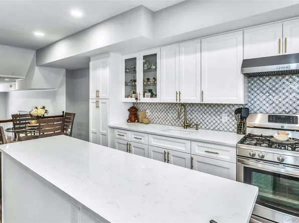 102 Burgher Avenue, Staten Island, NY 10304