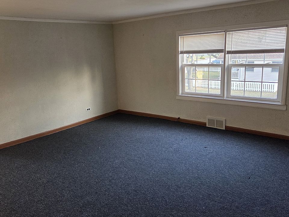 1st image of 944 Park Ave #2