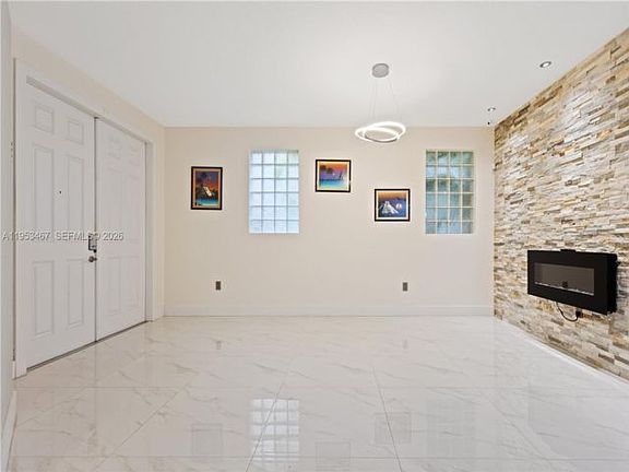 4th image of 11287 NW 43rd Ter