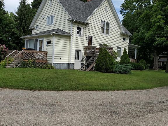 4th image of 229 Marshall St