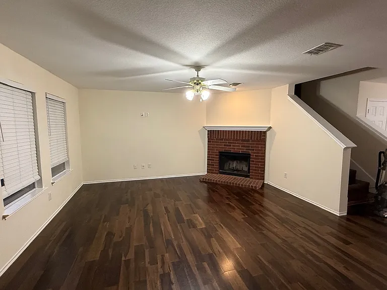 2929 Kimbrough Ln — Photo 2