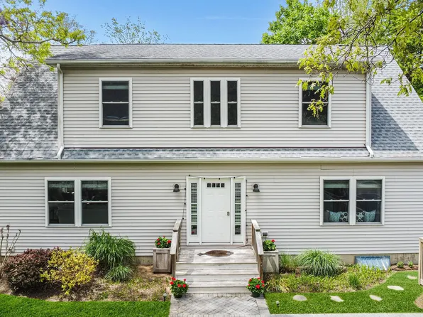 787 Accabonac Road, Springs, NY 11937