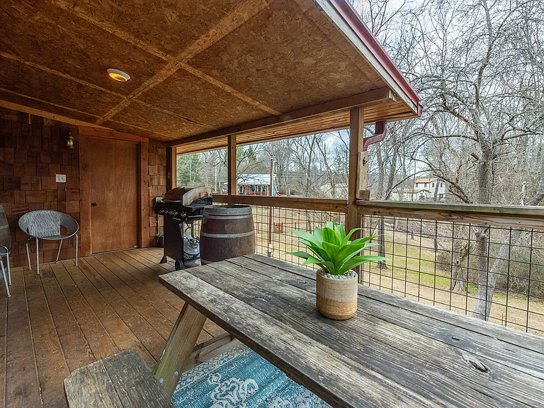 35 Wolfe Park Cir — Photo 6