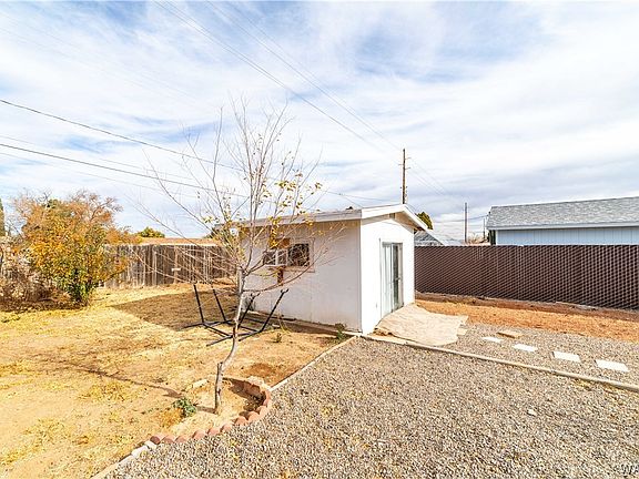 5th image of 1665 E John L Avenue