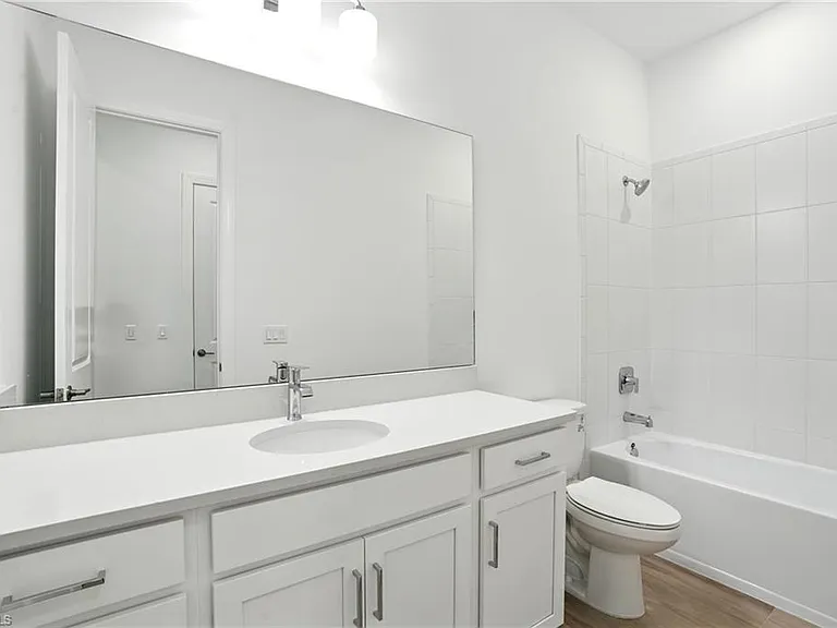 18301 Terracina Dr — Photo 24