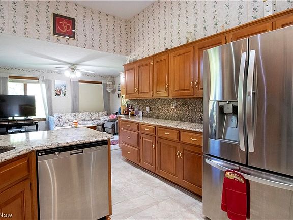 4th image of 622 Danberry Dr