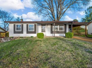 2627 Glenoak Dr, Maryland Heights, MO 63043