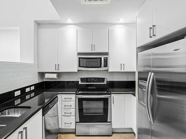 701 S Olive Ave #119 — Photo 6