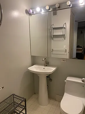 Rented by R New York | media 16