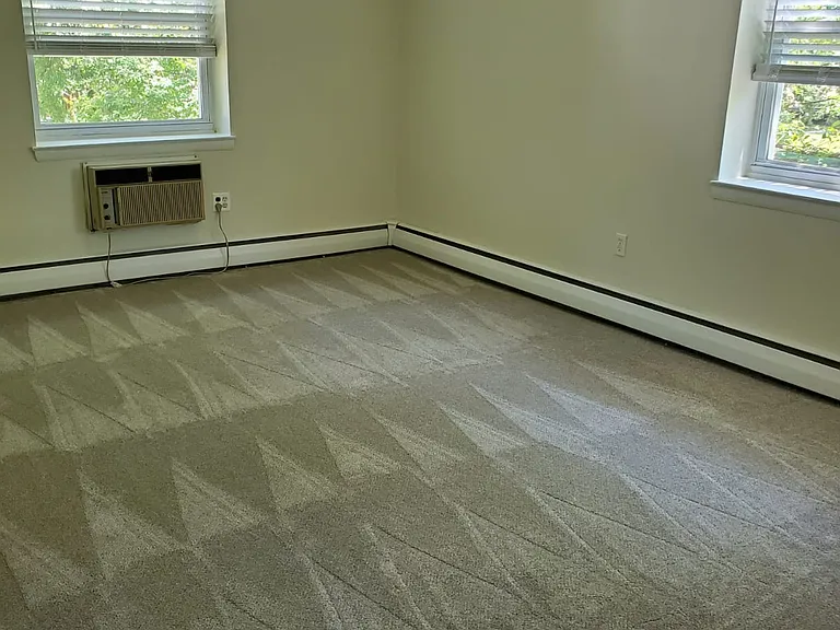 Pembroke Apartments — Photo 16