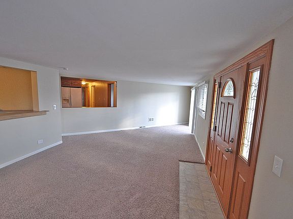 2nd image of 8750 S Oak Park Ave