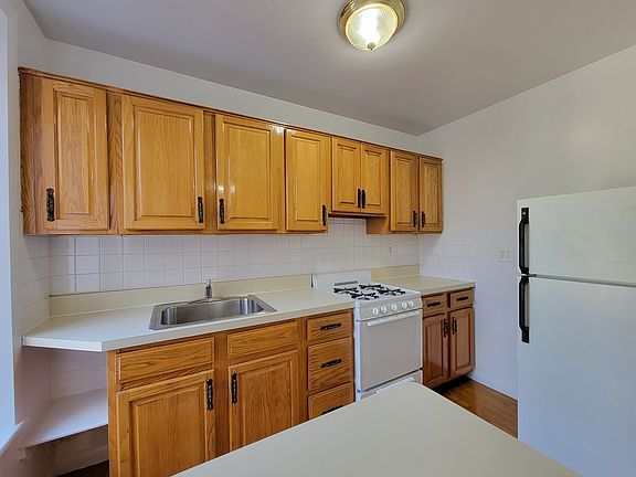 2nd image of 312 W 15th St APT 36