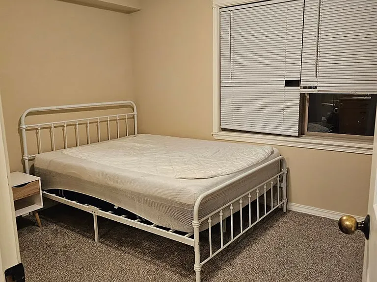 715 NE Oak St #B — Photo 22