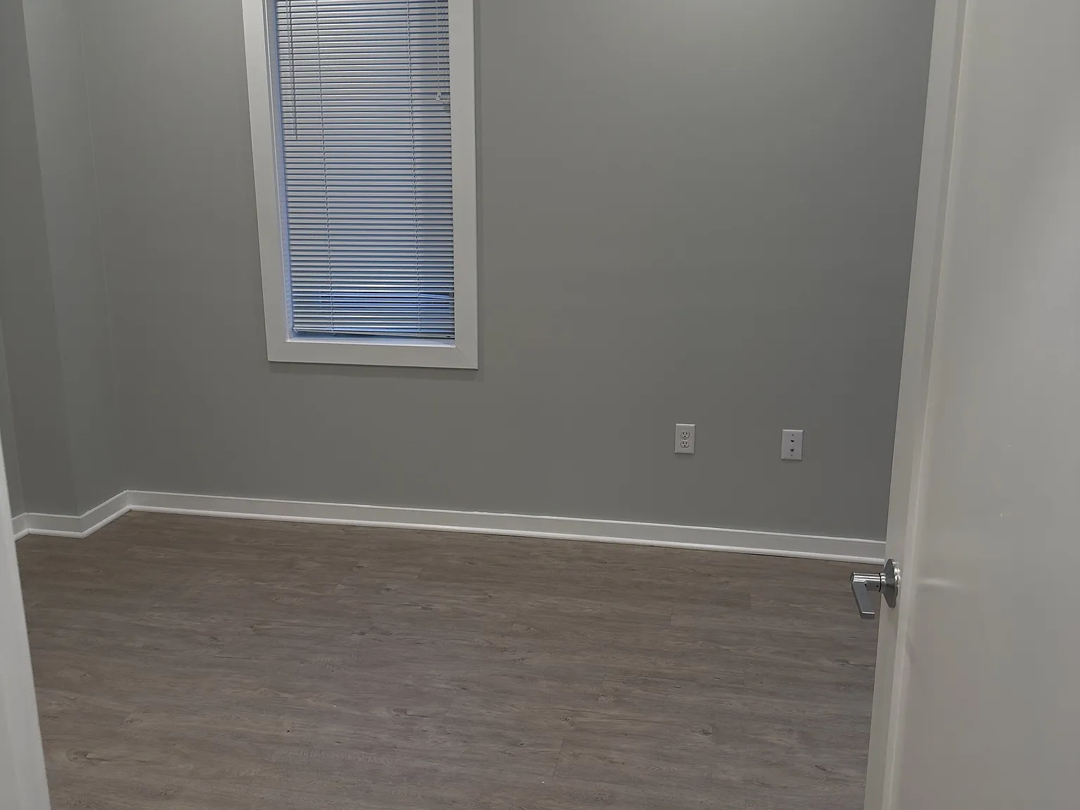 2 bed, 1072 sqft, $4,300 — Photo 4