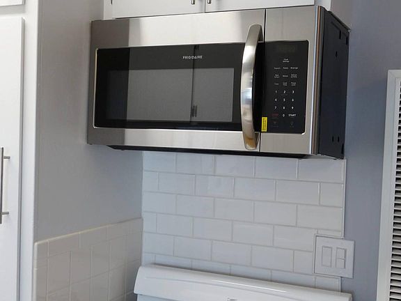 2nd image of 12309 Burbank Blvd APT 25