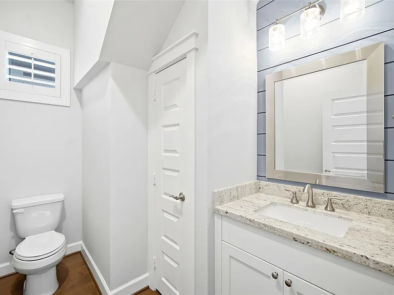 4208 Koehler St #B — Photo 14