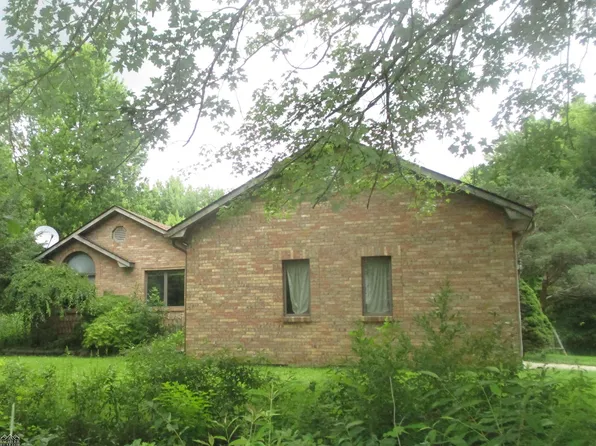 5889 McKinley Rd, China, MI 48054