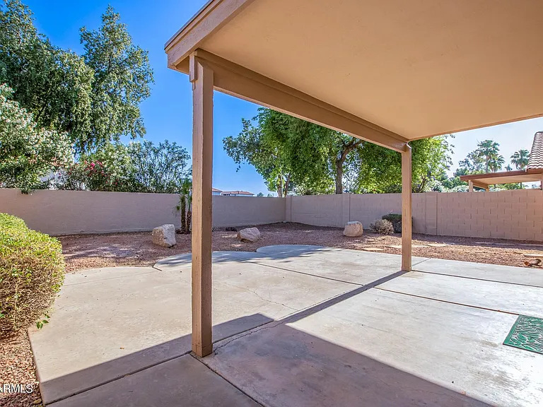 109 W Helena Dr — Photo 28