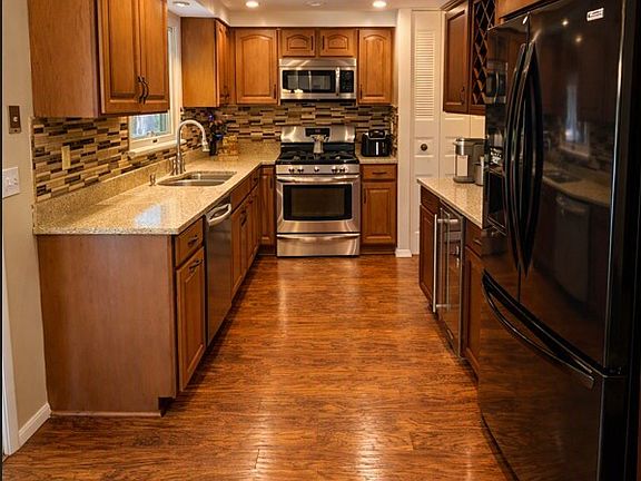 3rd image of 10232 Lavonne Dr