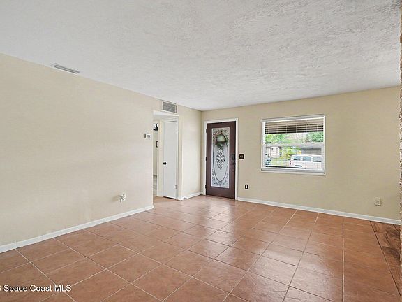 3rd image of 1140 Martha Lee Ave