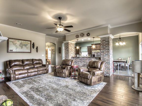 5th image of 318 Avondale Ln