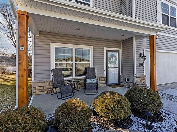 2nd image of 373 Kells Ct W