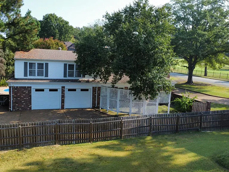 2499 Countrywood Pkwy — Photo 18