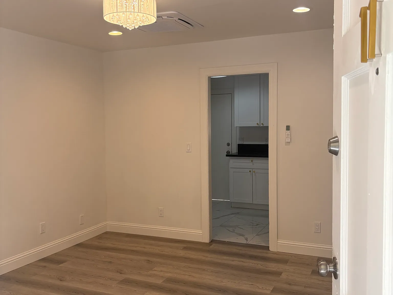 1 bed, 500 sqft, $1,400 — Photo 3