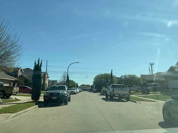 Exterior Neighborhood (street photo)