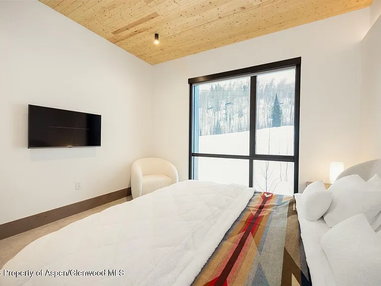 180 Wood Rd #302 — Photo 15