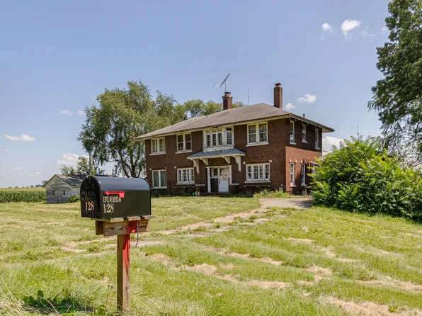 128 E Brown St, Franklin Grove, IL 61031