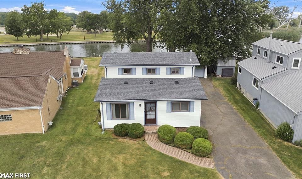 1st image of 38127 Huron Pointe Dr