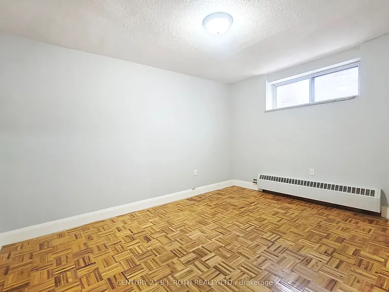 37 Peel St #100 — Photo 9